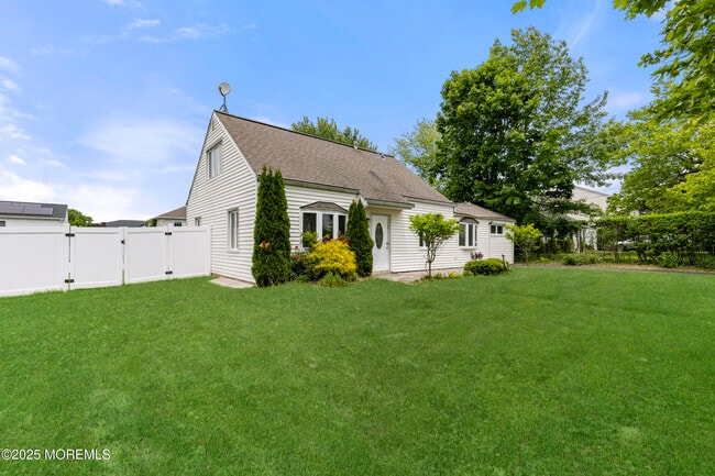 297 Highland Ave in Long Branch, NJ - Building Photo - Building Photo