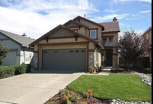 246 White Birch Ct in Brentwood, CA - Building Photo