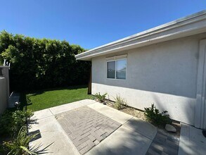 725 S Mountain View Dr in Palm Springs, CA - Building Photo - Building Photo