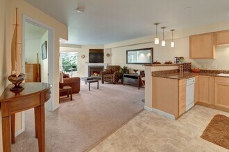 Admirals Cove in Anchorage, AK - Foto de edificio - Building Photo