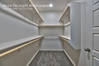 12321 S Chelsea St in Olathe, KS - Building Photo - Building Photo