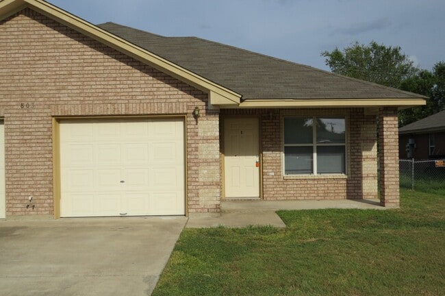 803 Harley Dr in Harker Heights, TX - Foto de edificio - Building Photo