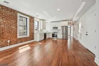 35 Main St in Millburn, NJ - Building Photo - Building Photo