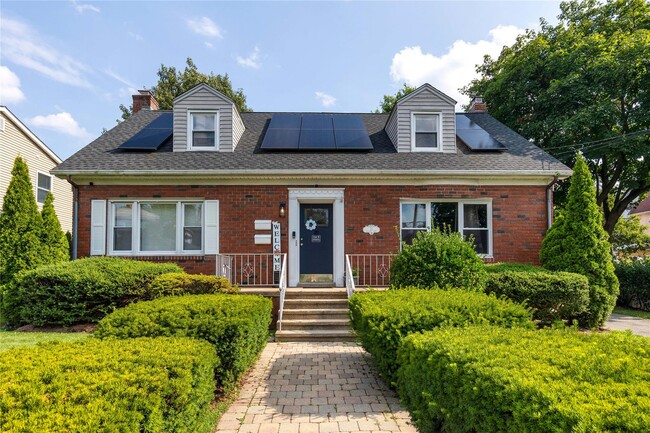 property at 11 Holland St