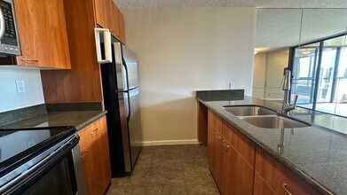 55 S Judd St in Honolulu, HI - Building Photo - Building Photo