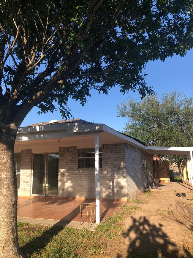 8512 S Morelos in Pharr, TX - Building Photo - Building Photo