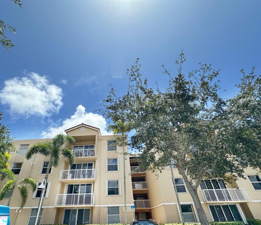 519 E Sheridan St in Dania Beach, FL - Building Photo