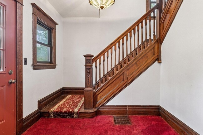 796 Larpenteur Ave W, Unit Upper in St. Paul, MN - Building Photo - Building Photo