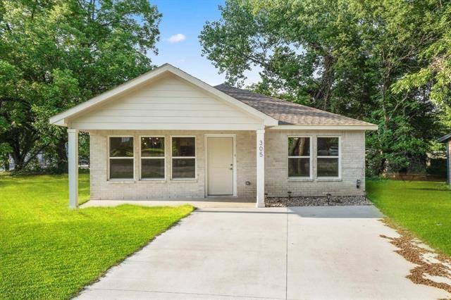 305 E Shepherd St in Denison, TX - Building Photo