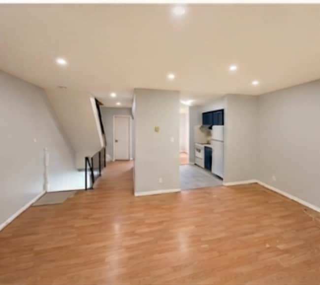 property at 40 Marlboro Crt