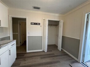 8985 SW 21st Terrace in Miami, FL - Building Photo - Building Photo