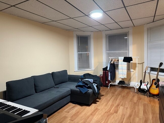 196 Chelsea St in Boston, MA - Building Photo - Building Photo