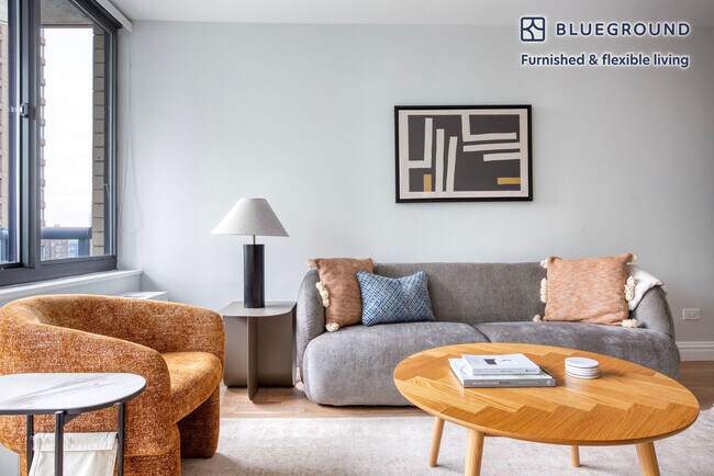 235 W 48th St in New York, NY - Building Photo - Building Photo