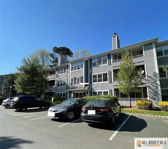 802 Meadow Ct in Helmetta, NJ - Building Photo - Building Photo