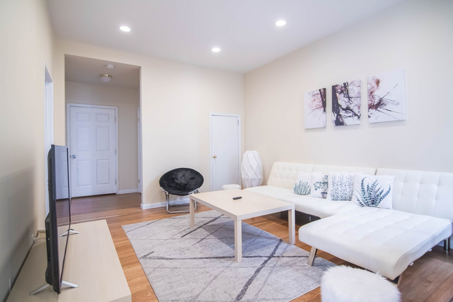 267 Irvington Street, Unit Middle Floor