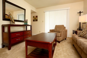 Reserve South in Richmond, VA - Foto de edificio - Building Photo