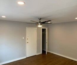 913 E Cliveden St in Philadelphia, PA - Building Photo - Building Photo