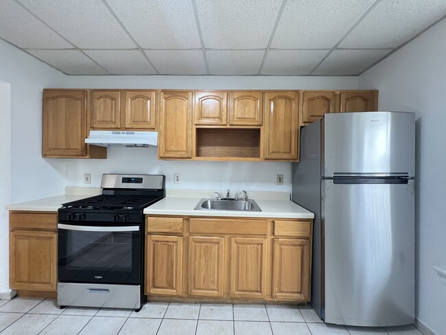 183 W 48th St, Unit 6