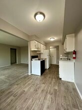 11335 Old Goddard Rd in Allen Park, MI - Building Photo - Building Photo