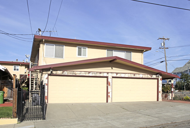 3489 Midvale Ave in Oakland, CA - Building Photo - Building Photo