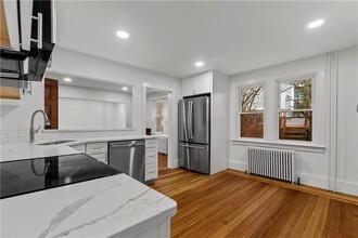 41 Freeborn St in Newport, RI - Building Photo - Building Photo