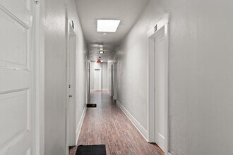 138 Elm Ave in Long Beach, CA - Building Photo - Building Photo