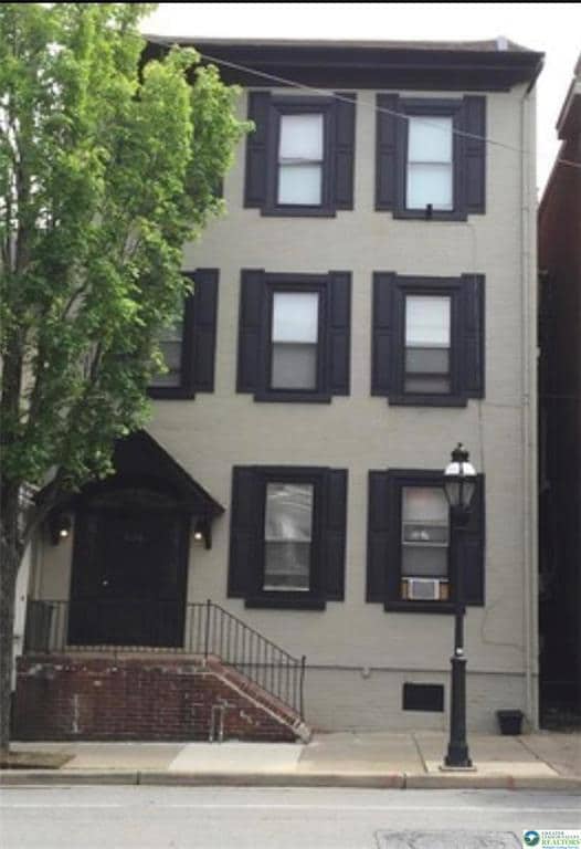 property at 636 N New St