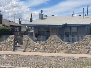 609 E Robinson Ave in El Paso, TX - Foto de edificio - Building Photo