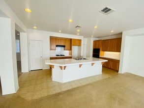 2306 Cornflower Way in Palmdale, CA - Building Photo - Building Photo