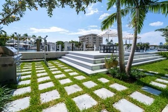 8425 Crespi Blvd in Miami Beach, FL - Building Photo - Building Photo