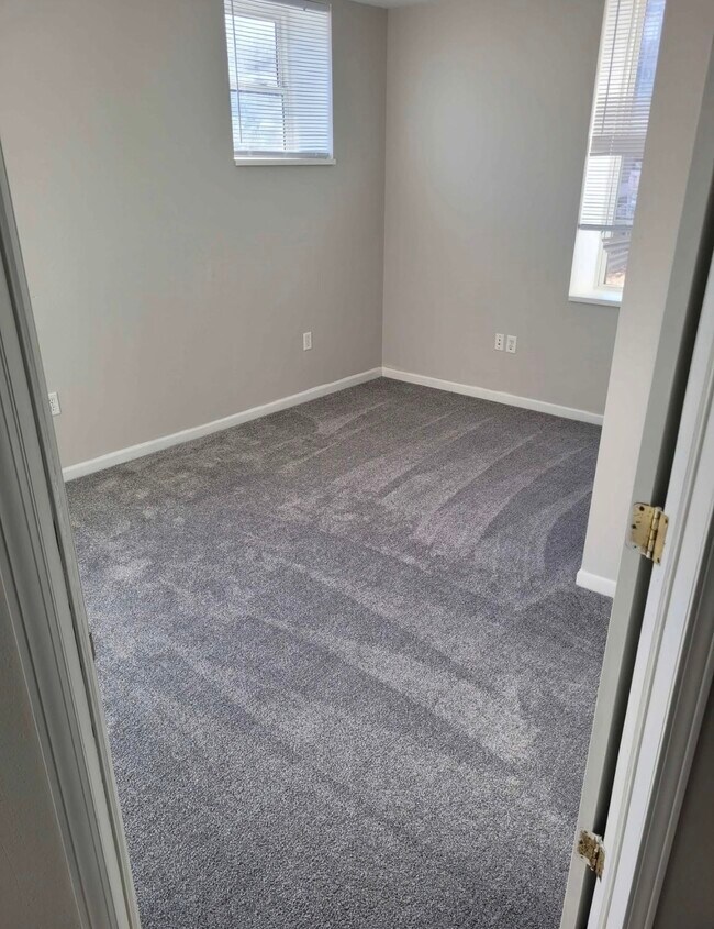 907 Spruce St in Dubuque, IA - Building Photo - Building Photo