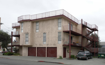 741 E 18th St in Oakland, CA - Building Photo - Building Photo