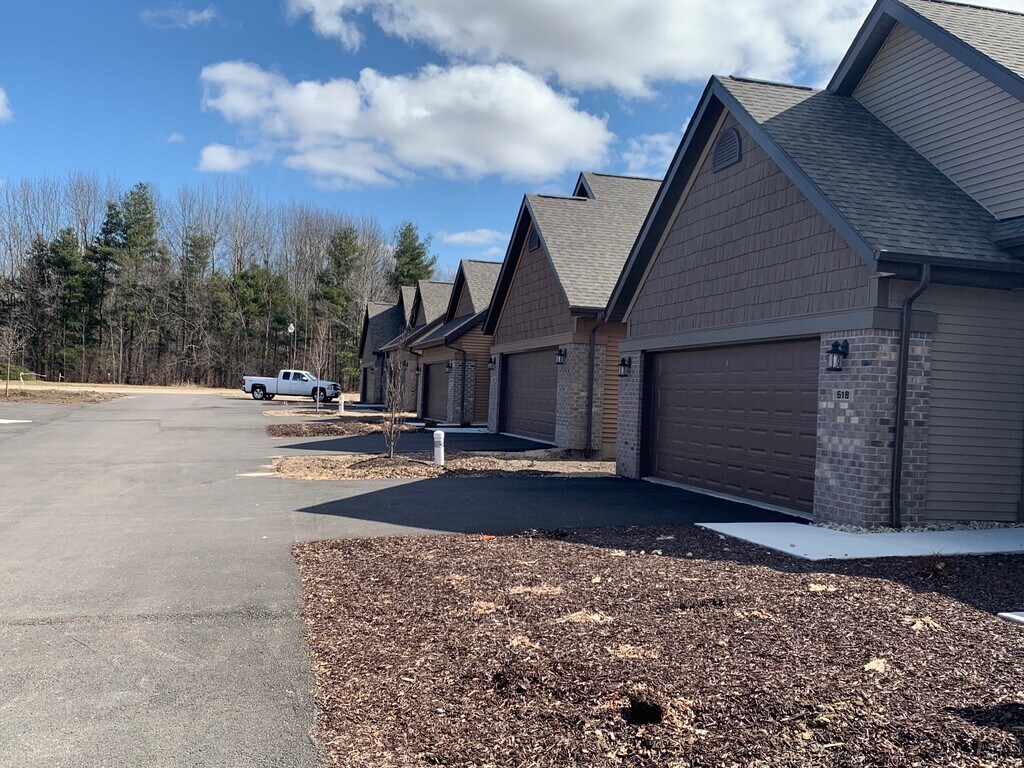 Terra Creek Apartments in Rockford, IL