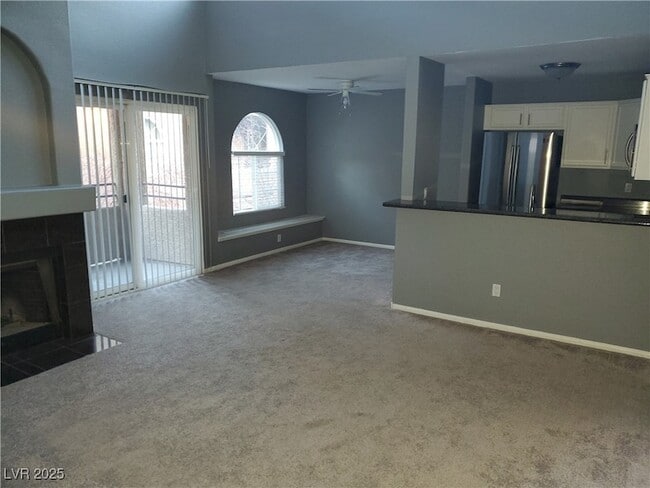 9325 W Desert Inn Rd, Unit 229 in Las Vegas, NV - Building Photo - Building Photo