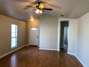 113 Bolero Way in Huntsville, TX - Building Photo - Building Photo