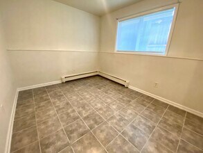 825 N Klevin St, Unit Unit 1 in Anchorage, AK - Building Photo - Building Photo