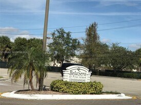 731 N Pine Island Rd in Plantation, FL - Building Photo