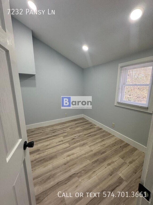 7232 Pansy Ln in New Carlisle, IN - Building Photo - Building Photo