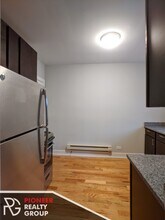 2909 N Mildred Ave, Unit 2 in Chicago, IL - Foto de edificio - Building Photo