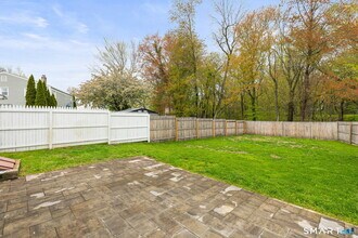 40 Beacon View Dr in Fairfield, CT - Building Photo - Building Photo