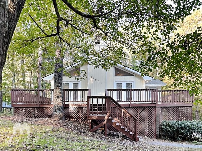property at 13001 Lakeview Pkwy