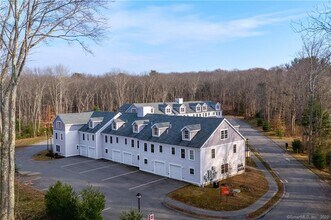 77 Lyme St in Old Lyme, CT - Building Photo - Building Photo