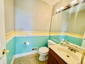 20400 Lindos Ct in Gaithersburg, MD - Building Photo - Building Photo