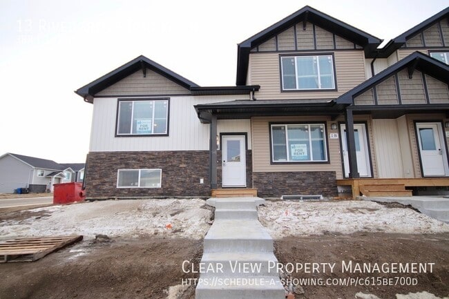 property at 13 Rivergrove Run W