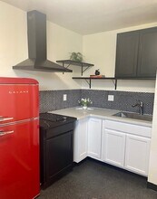 33295 Via Alvaro in Temecula, CA - Foto de edificio - Building Photo