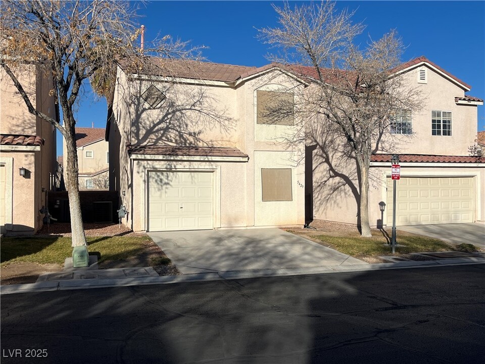 5429 Green Horn St in Las Vegas, NV - Building Photo