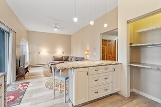 105 Granite St in Rockport, MA - Building Photo - Building Photo