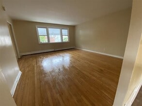 28 McAdoo Ave in Jersey City, NJ - Building Photo - Building Photo