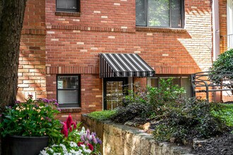 324 3rd St NE in Atlanta, GA - Building Photo - Building Photo