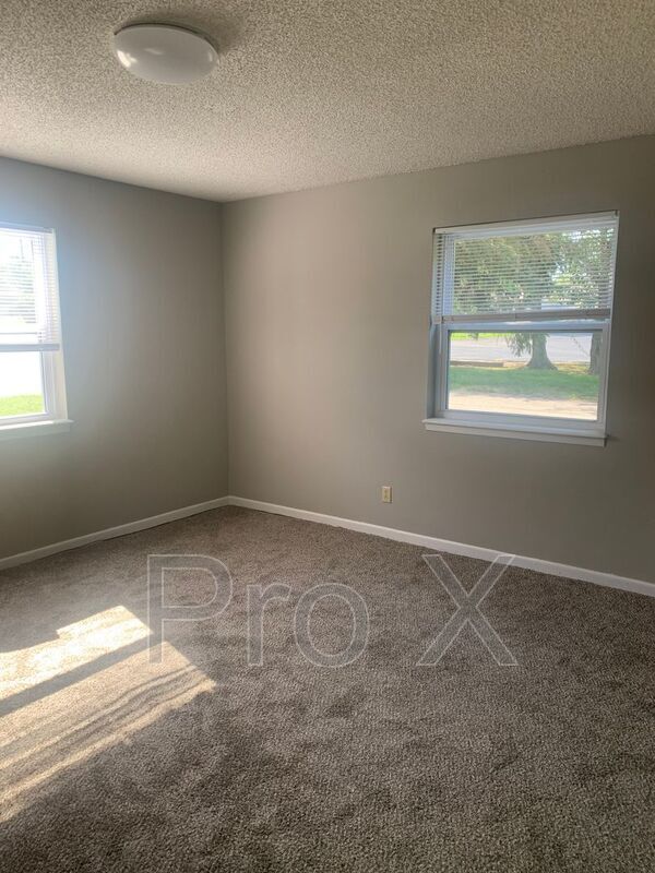 2037 S River St in Carthage, MO - Building Photo - Building Photo